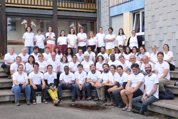 Photo_Groupe_Ecole_Thematique_IR_OZCAR_2023@CdeChenay.JPG